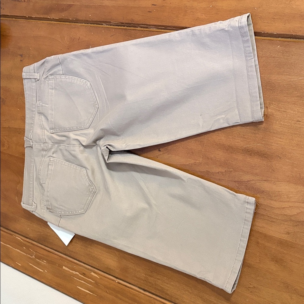 Democracy NWT AbSolution Beige Bermuda Shorts Size 6 - Picture 10 of 11